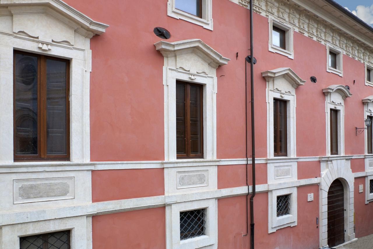 Palazzo Rustici B&B & Apartments L'Aquila Exterior photo